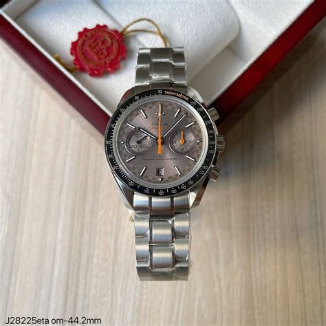 Omega Speedmaster super clone